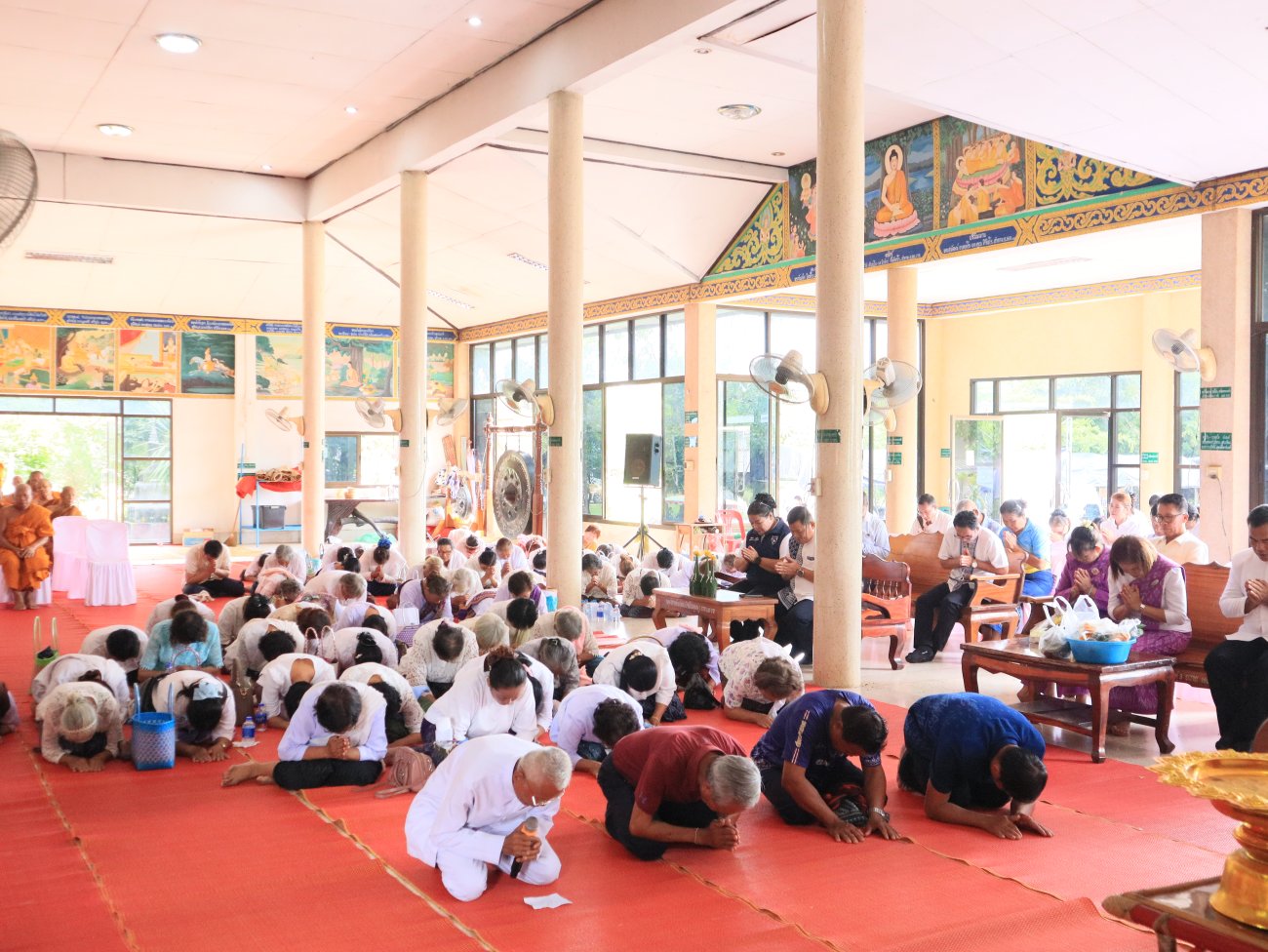 พิธีแสดงธรรมเทศนา อบรมคุณธรรม จริยธรรมในพรรษา โดย คณะสงฆ์และพุทธศาสนิกชน อำเภอเซกา